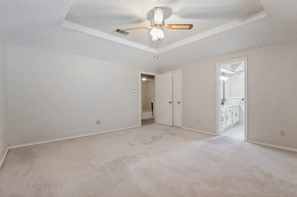 1900 Oakbluff Drive Carrollton, TX 75007
