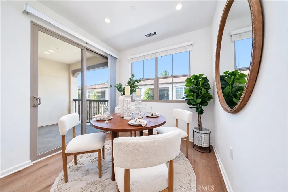 106 Bishop Irvine, CA 92620