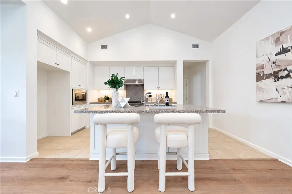 106 Bishop Irvine, CA 92620
