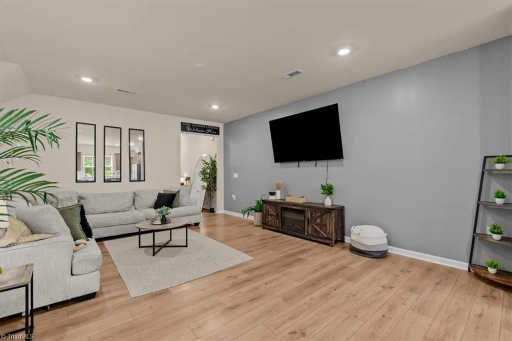 903 Falls Grove Trail High Point, NC 27265