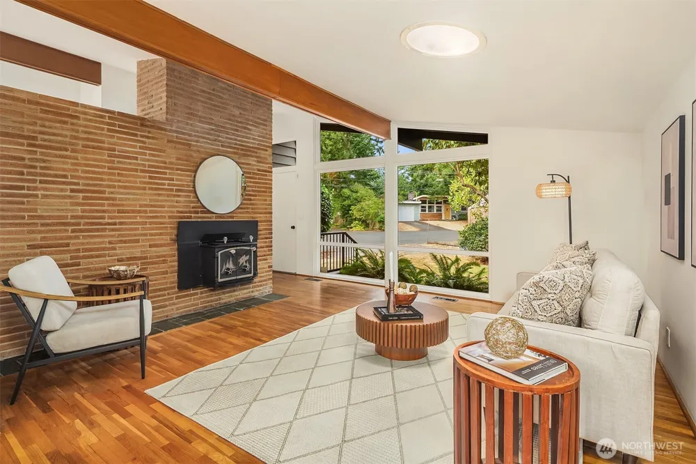 8124 213th Street SW Edmonds, WA 98026
