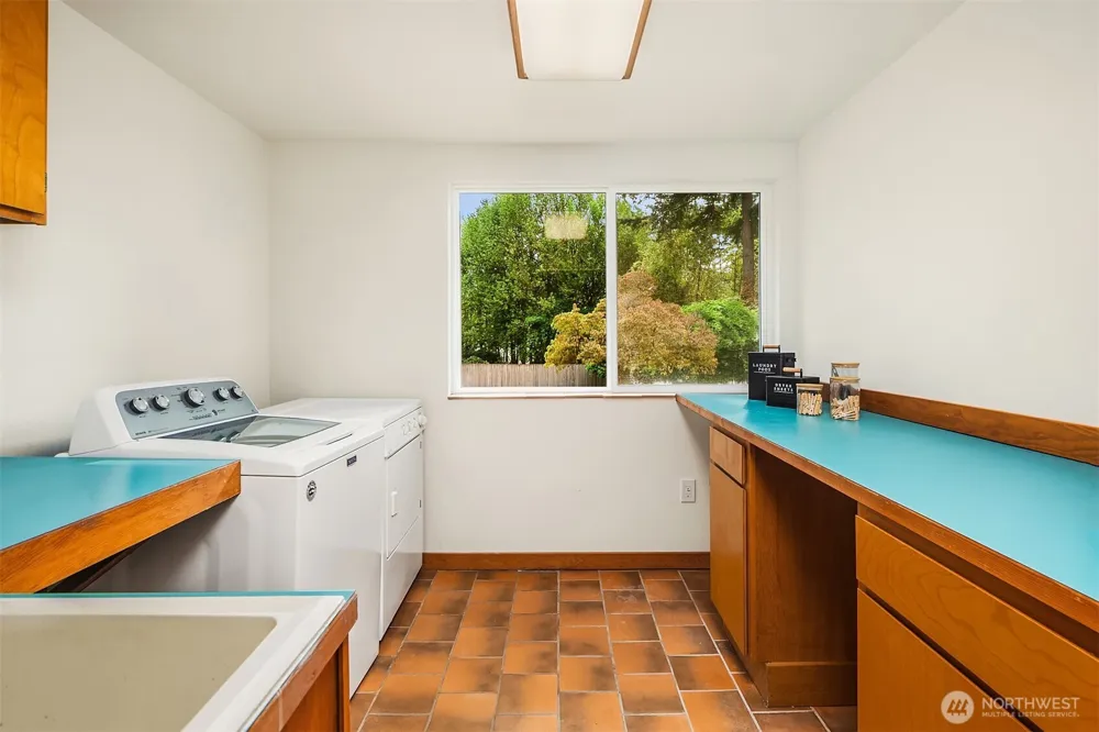 8124 213th Street SW Edmonds, WA 98026