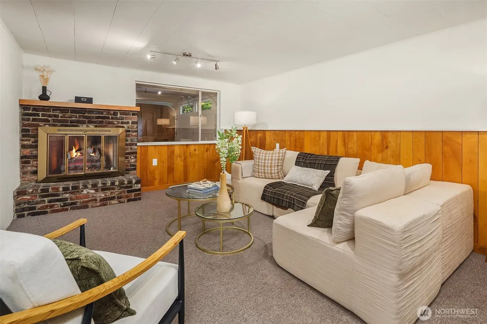 8124 213th Street SW Edmonds, WA 98026