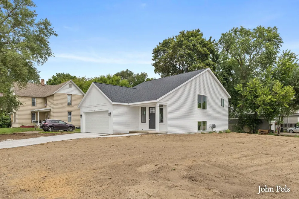 222 E Ellis Avenue Belding City, MI 48809