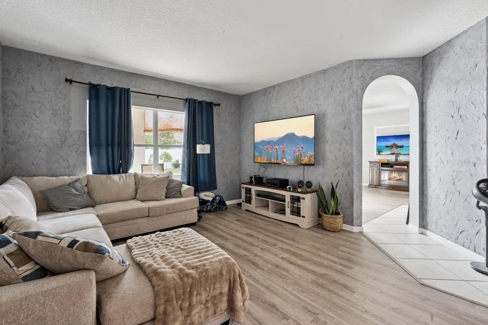 2675 DOVER GLEN CIRCLE Orlando, FL 32828