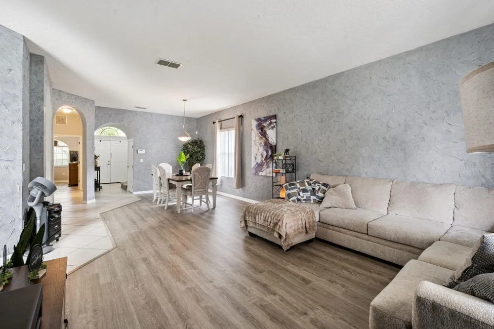 2675 DOVER GLEN CIRCLE Orlando, FL 32828