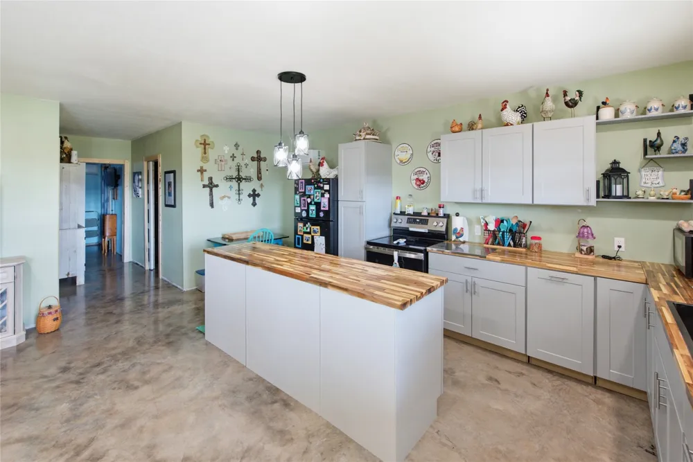 102 Hcr 2116 Whitney, TX 76692