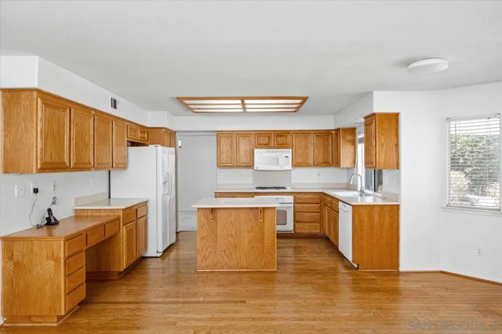 32158 Camino Seneco Temecula, CA 92592