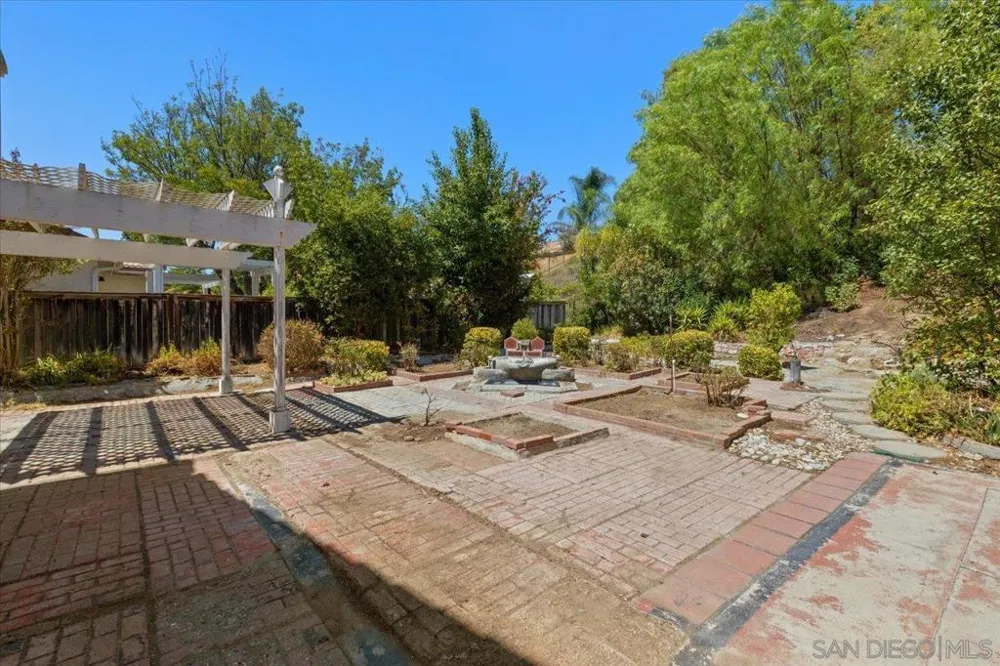 32158 Camino Seneco Temecula, CA 92592