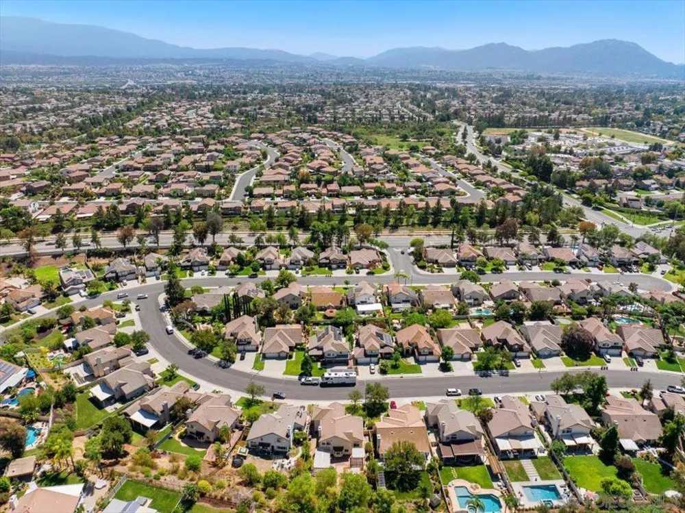 32158 Camino Seneco Temecula, CA 92592