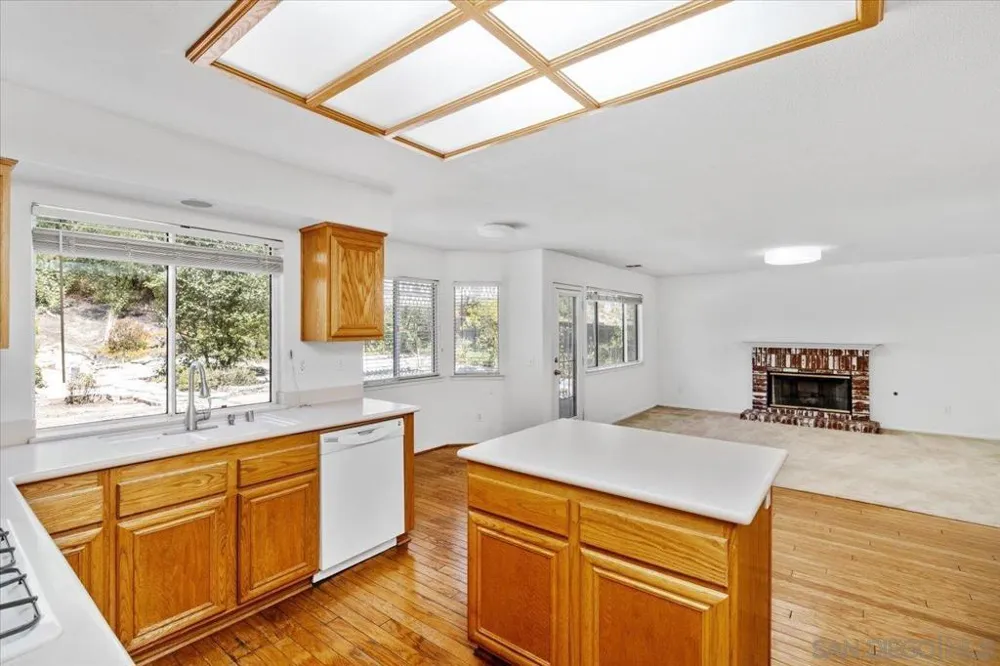 32158 Camino Seneco Temecula, CA 92592