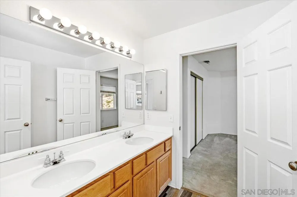 32158 Camino Seneco Temecula, CA 92592