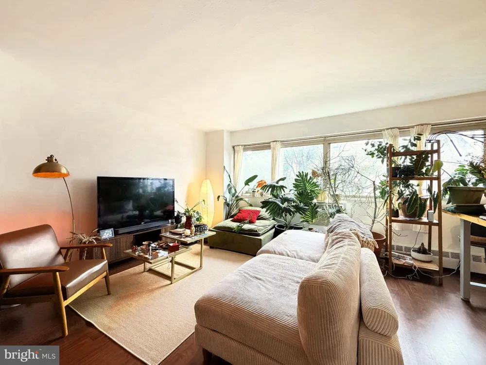 2101 CHESTNUT STREET #417 Philadelphia, PA 19103