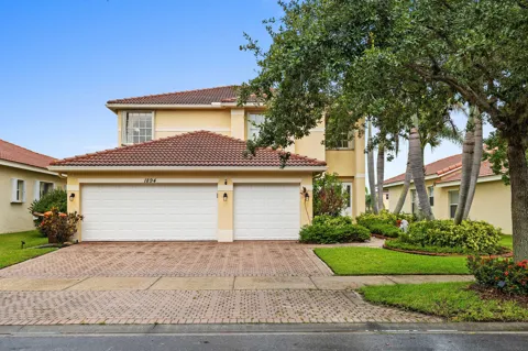 1894 Grey Falcon Circle SW