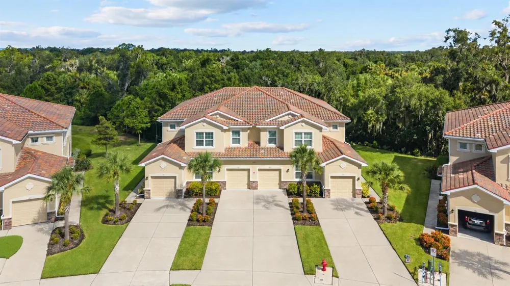 8312 ENCLAVE WAY #103 Sarasota, FL 34243