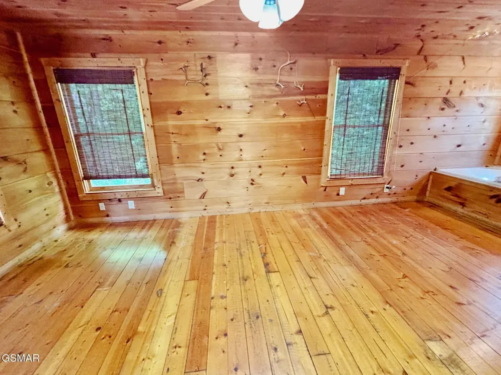 806 Ski View Lane Sevierville, TN 37876