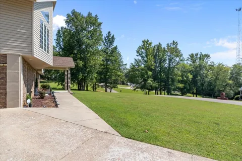 110 Carriage House Dr