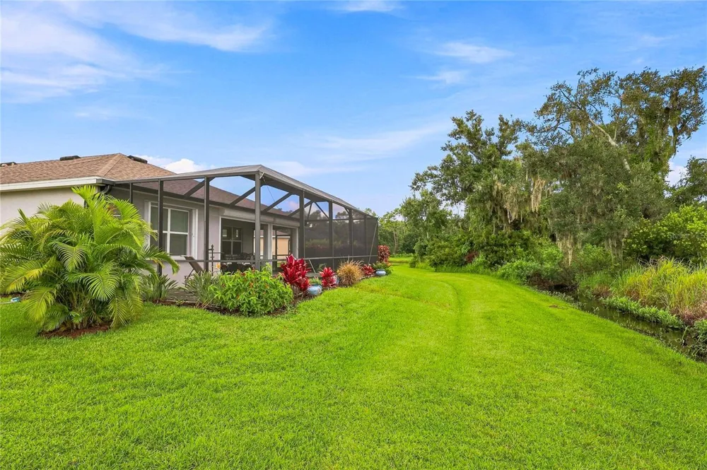 5711 OAK BRIDGE COURT Bradenton, FL 34211