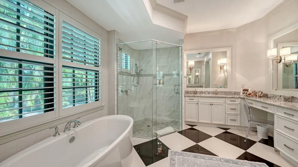 1622 KENILWORTH STREET Sarasota, FL 34231