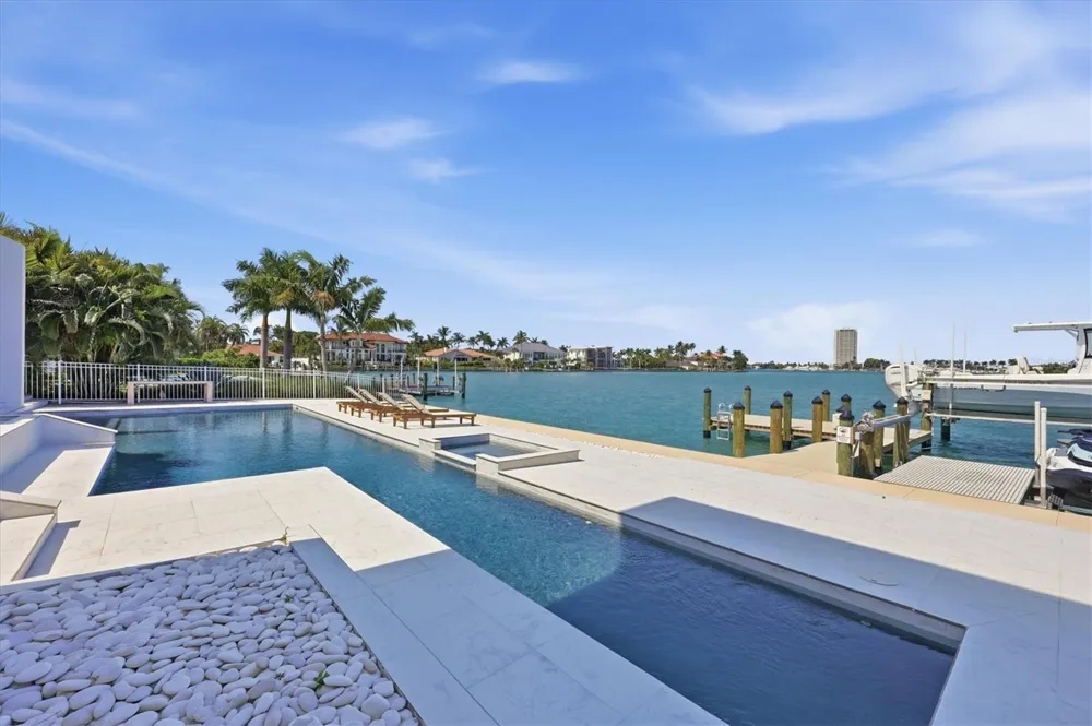 216 BIRD KEY DRIVE Sarasota, FL 34236
