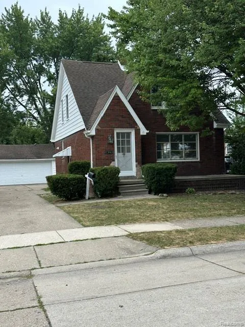 15346 Camden