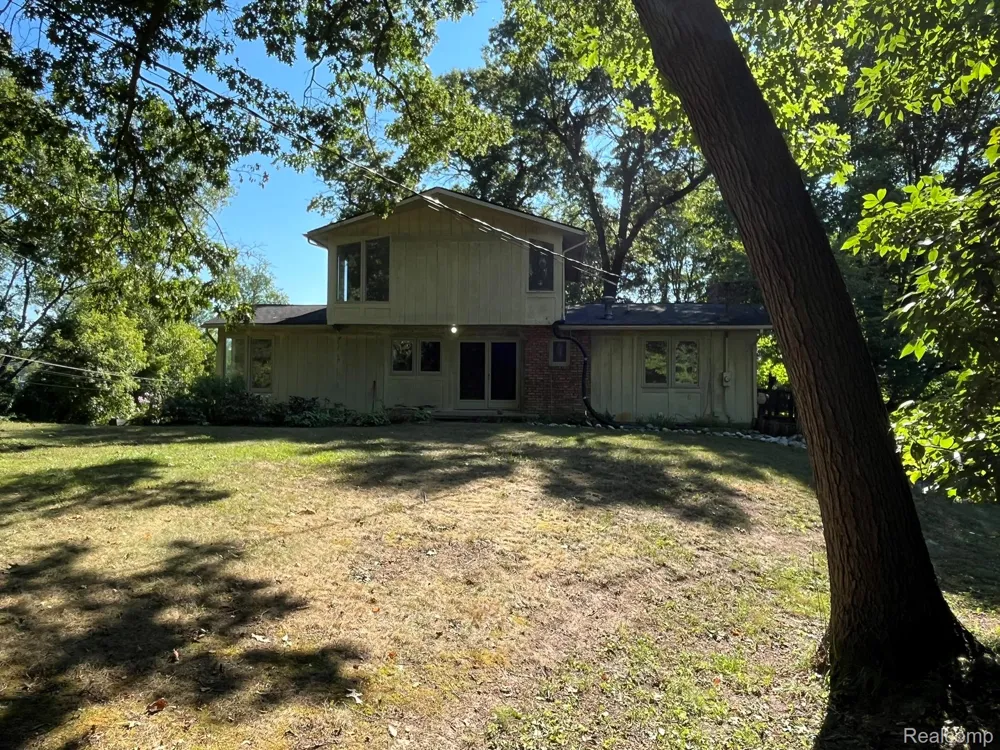430 Sunset White Lake Charter Township, MI 48383