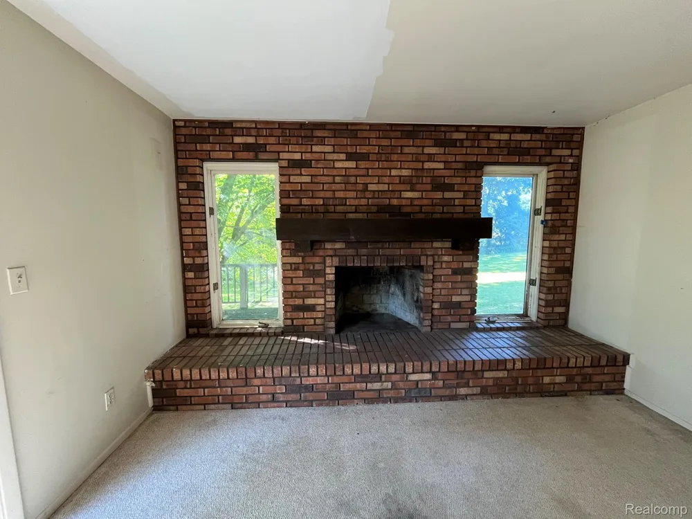 430 Sunset White Lake Charter Township, MI 48383