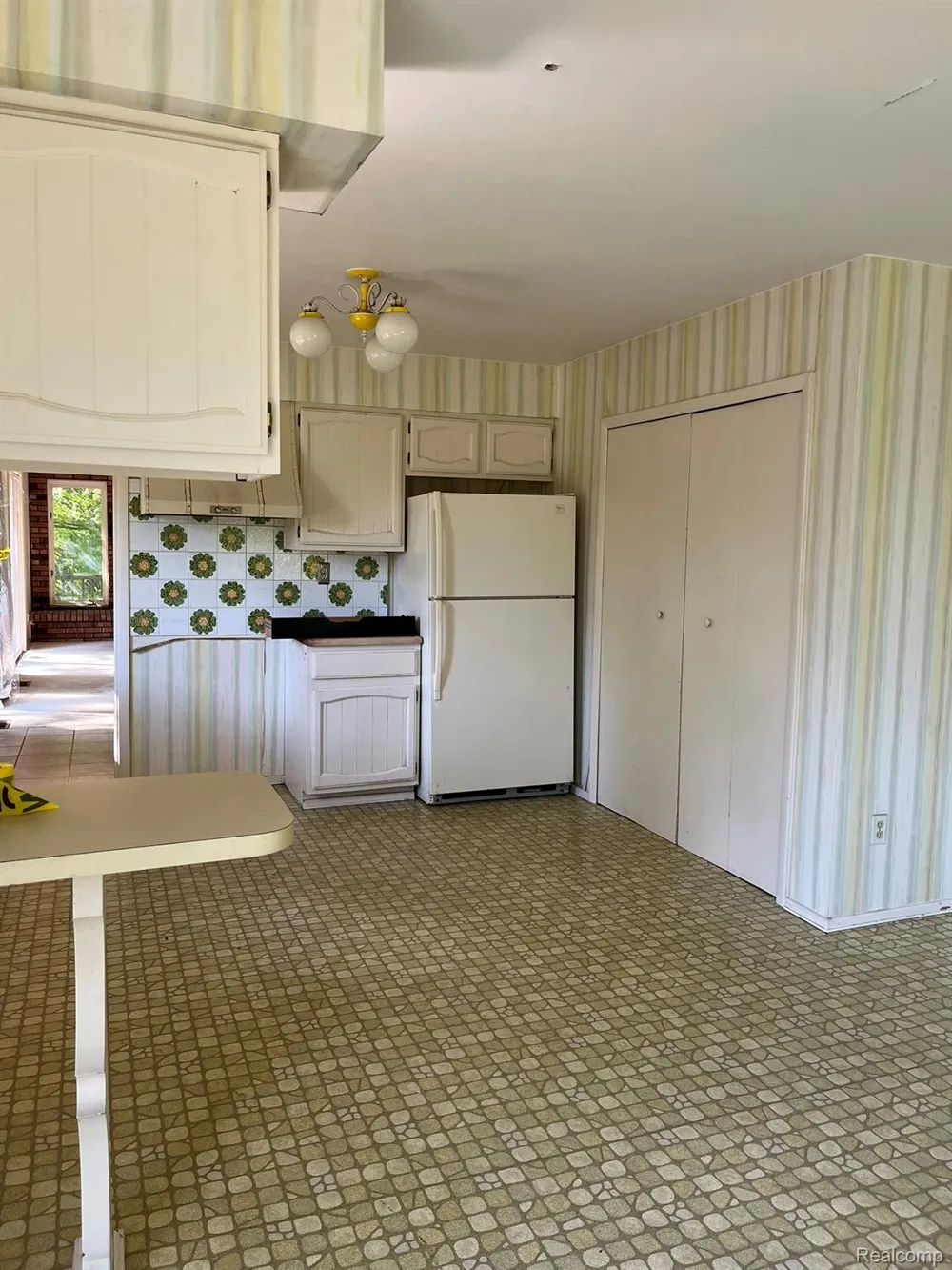 430 Sunset White Lake Charter Township, MI 48383