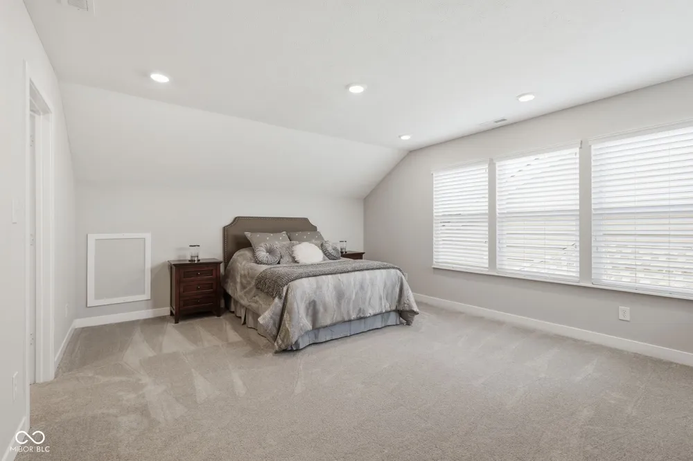 279 Moose Lane Westfield, IN 46074
