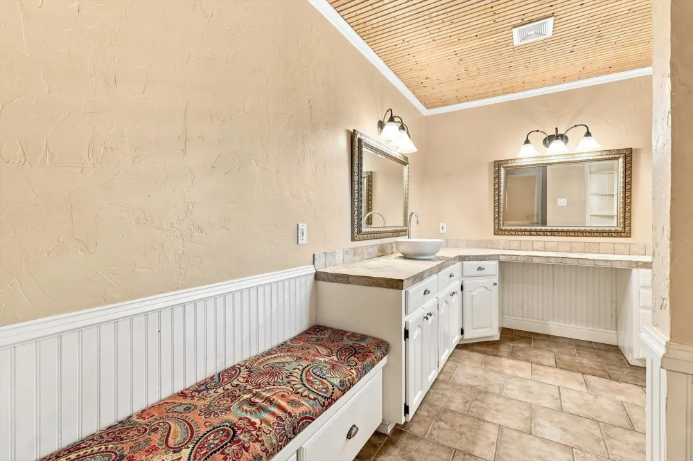 2857 Hurstview Drive Hurst, TX 76054