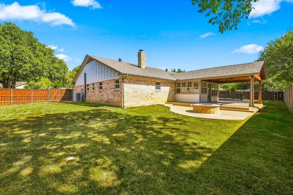 2857 Hurstview Drive Hurst, TX 76054