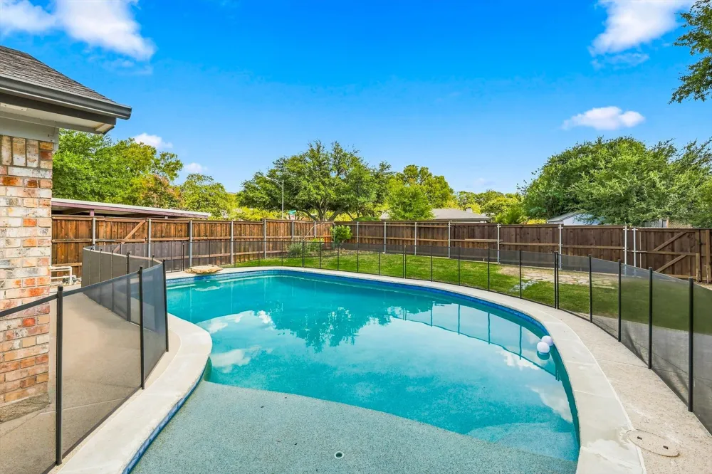 2857 Hurstview Drive Hurst, TX 76054