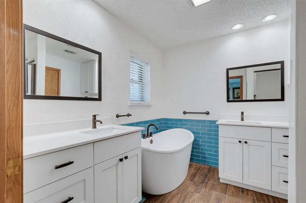 3824 Fox Hollow Drive Bedford, TX 76021