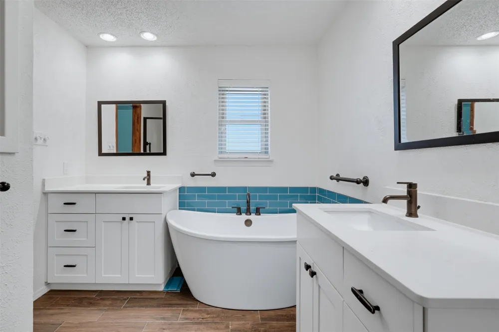 3824 Fox Hollow Drive Bedford, TX 76021