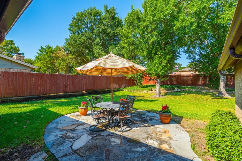 3824 Fox Hollow Drive Bedford, TX 76021