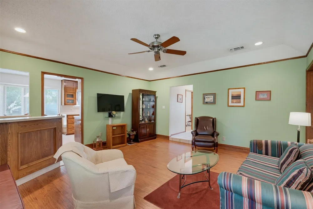 3824 Fox Hollow Drive Bedford, TX 76021