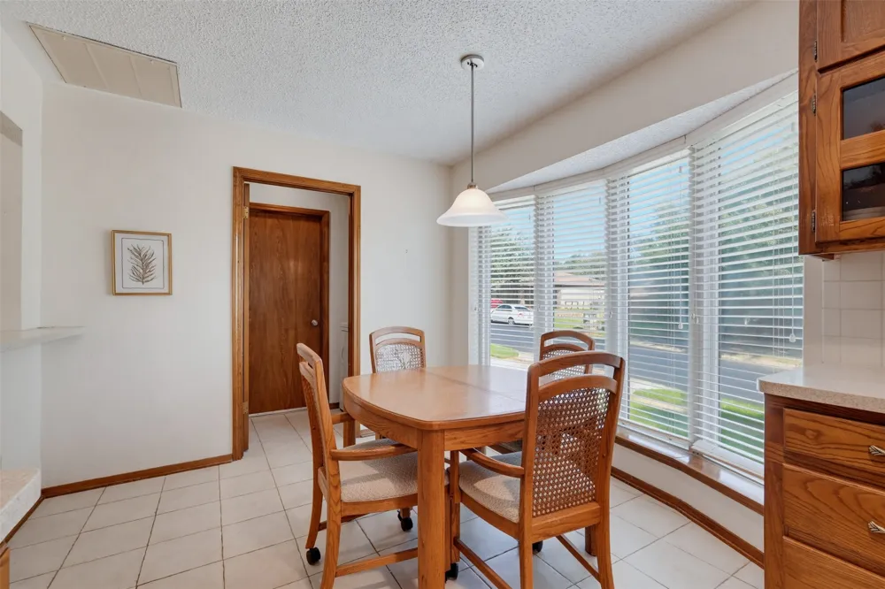 3824 Fox Hollow Drive Bedford, TX 76021