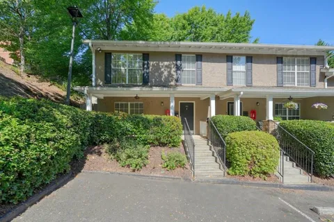 3180 Seven Pines Court #101