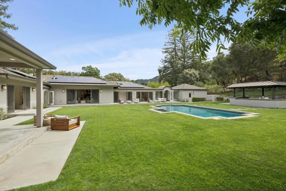 16220 S Kennedy Road Los Gatos, CA 95030
