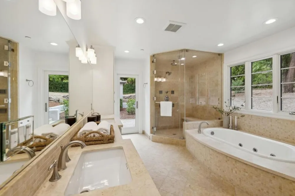 16220 S Kennedy Road Los Gatos, CA 95030