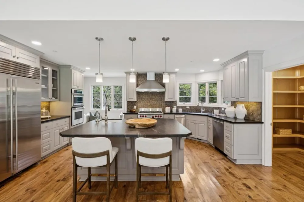 16220 S Kennedy Road Los Gatos, CA 95030