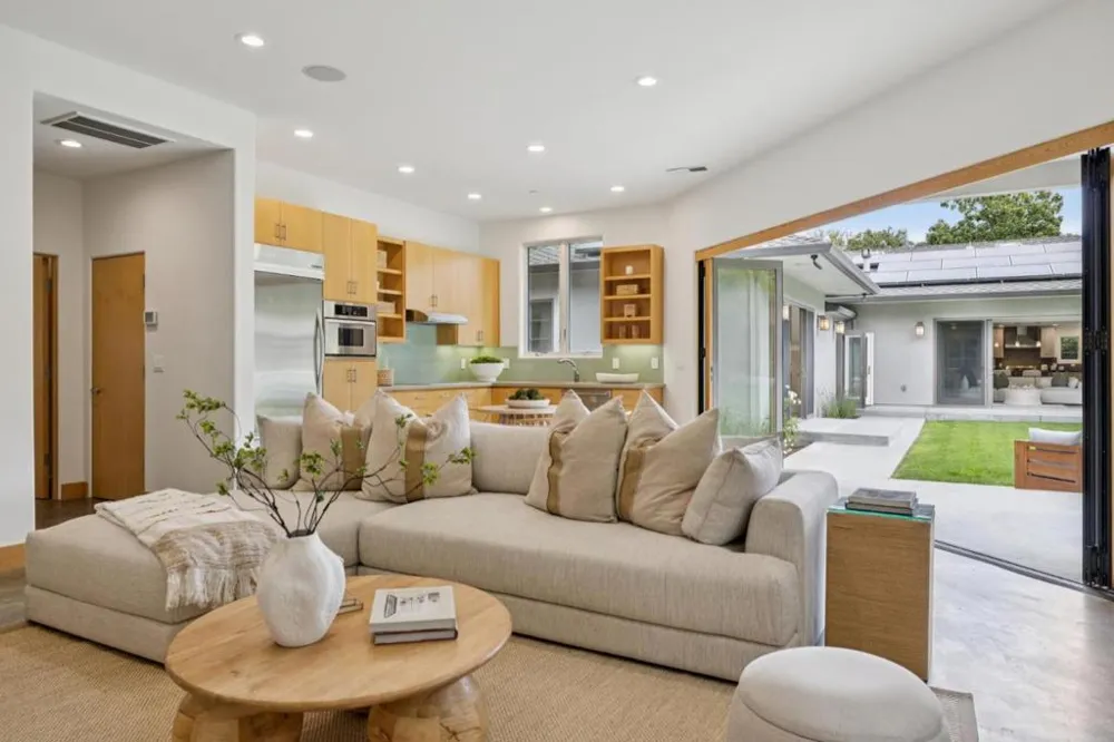 16220 S Kennedy Road Los Gatos, CA 95030