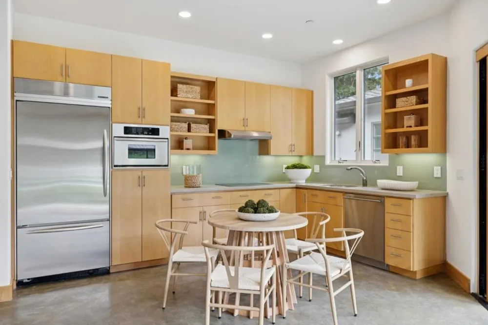 16220 S Kennedy Road Los Gatos, CA 95030
