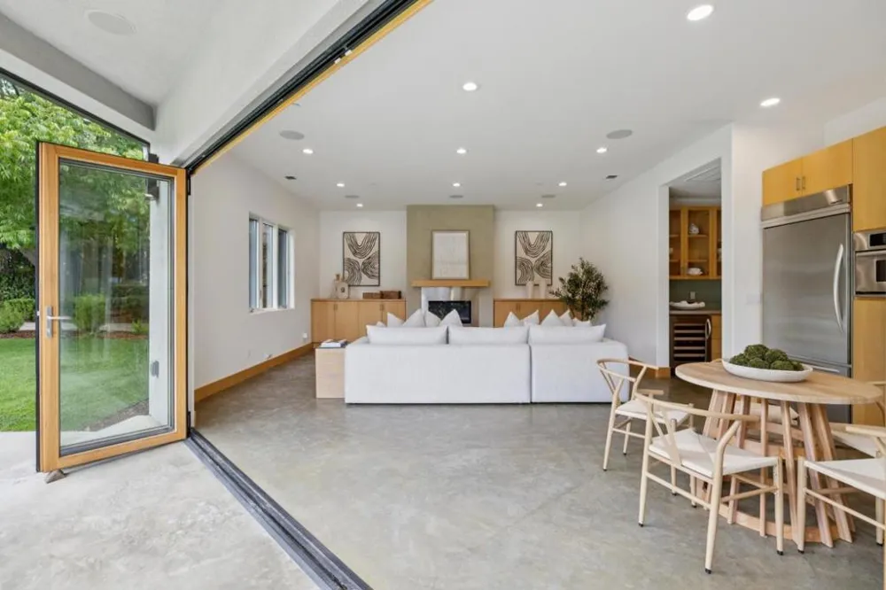 16220 S Kennedy Road Los Gatos, CA 95030