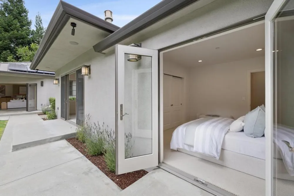 16220 S Kennedy Road Los Gatos, CA 95030