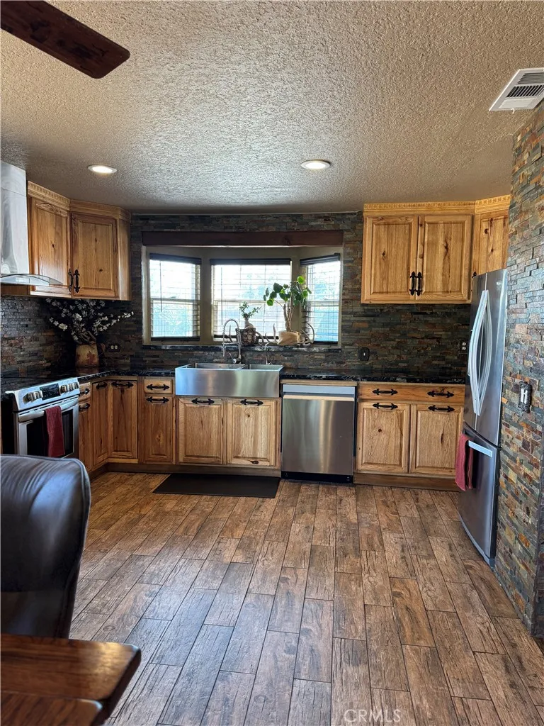 5200 Gratton Denair, CA 95316
