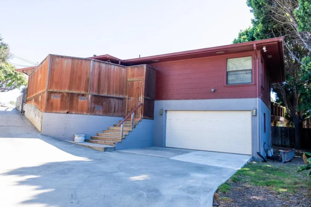 162 Riker Terrace Salinas, CA 93901