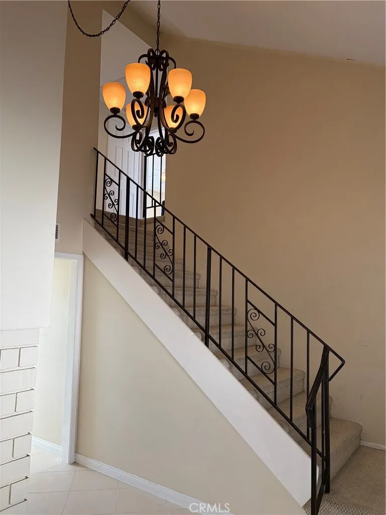 1742 La Mesa Oaks San Dimas, CA 91773