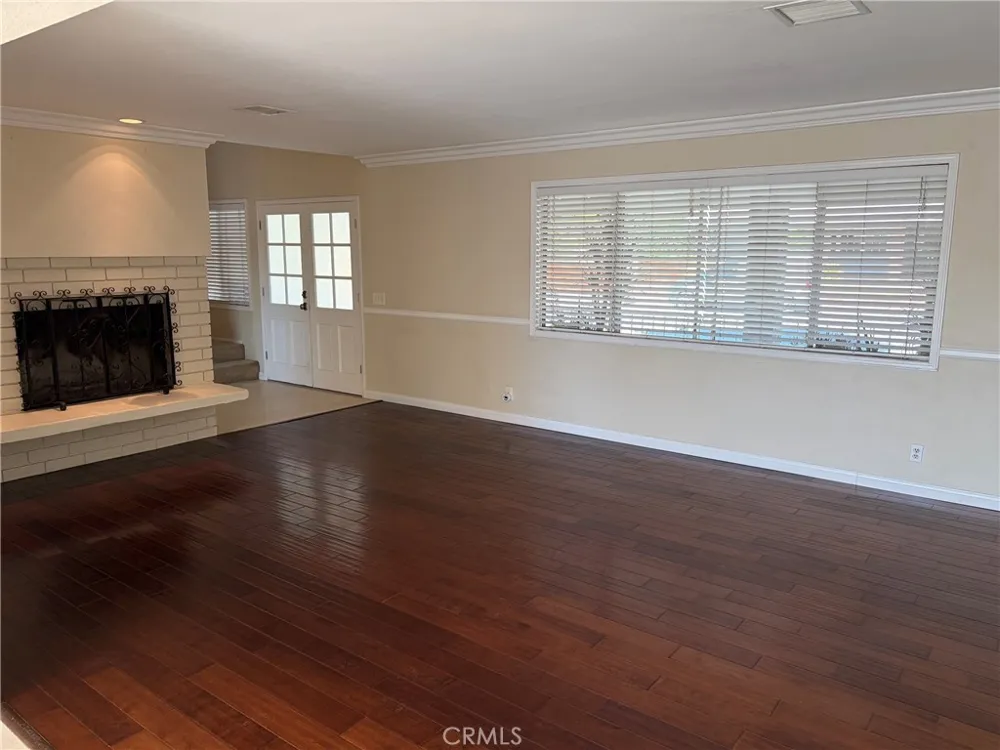 1742 La Mesa Oaks San Dimas, CA 91773