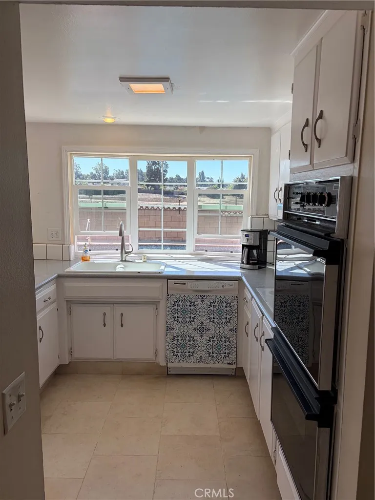 1742 La Mesa Oaks San Dimas, CA 91773
